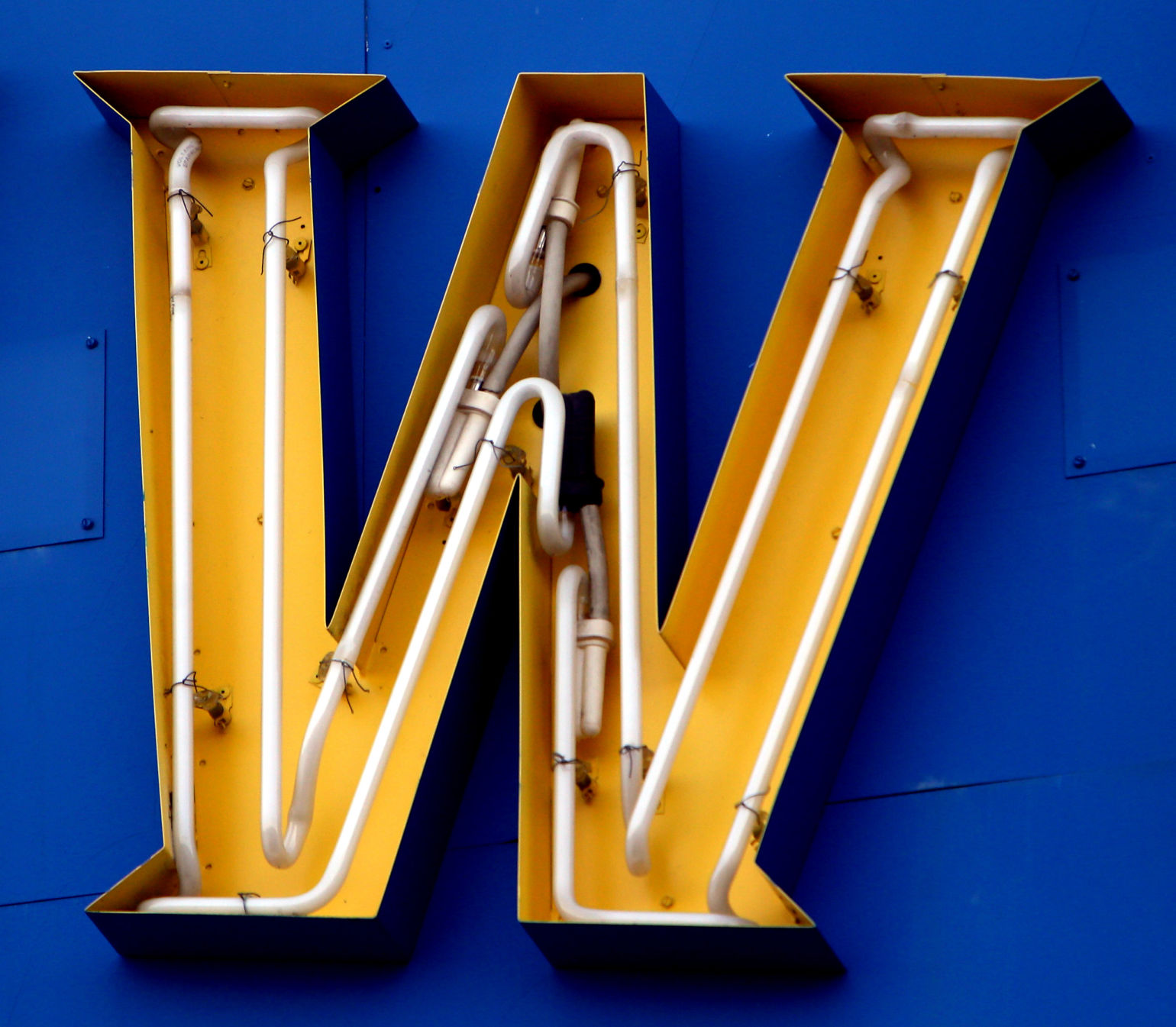 Neon clue No. 14